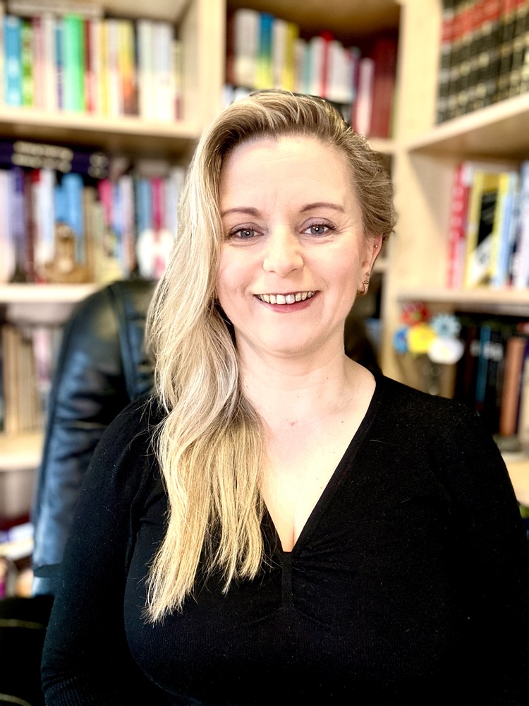 Kasia Zielik-Chołody w swojej przestrzeni do pracy